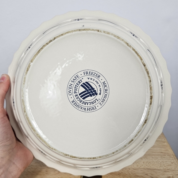 Longaberger Pottery Woven Traditions Classic Blue 10” Pie Plate - Picture 4 of 4